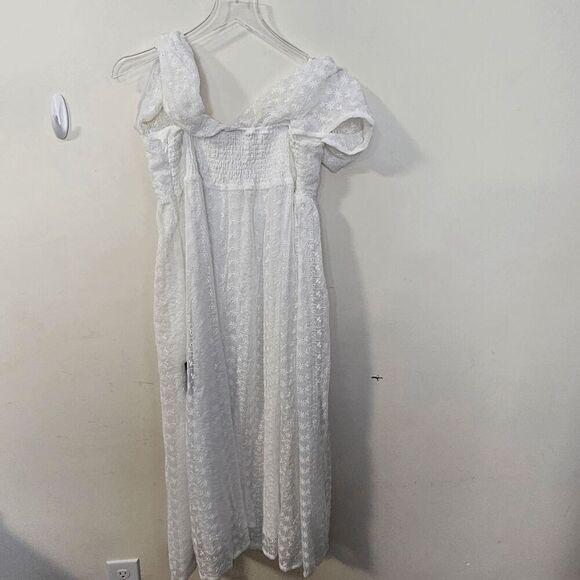 Lulus Lovely Charisma Lace Eyelet Smocked Midi Dress NWT Womens White Size Large - Picture 3 of 5